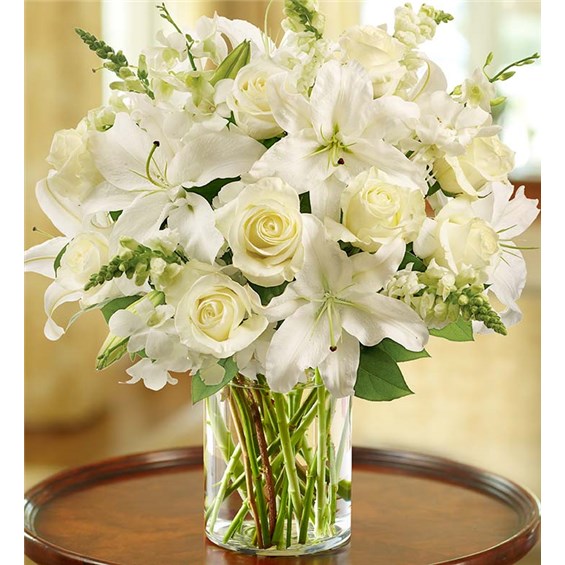 Classic-All-White-Arrangement-by-Flowerama